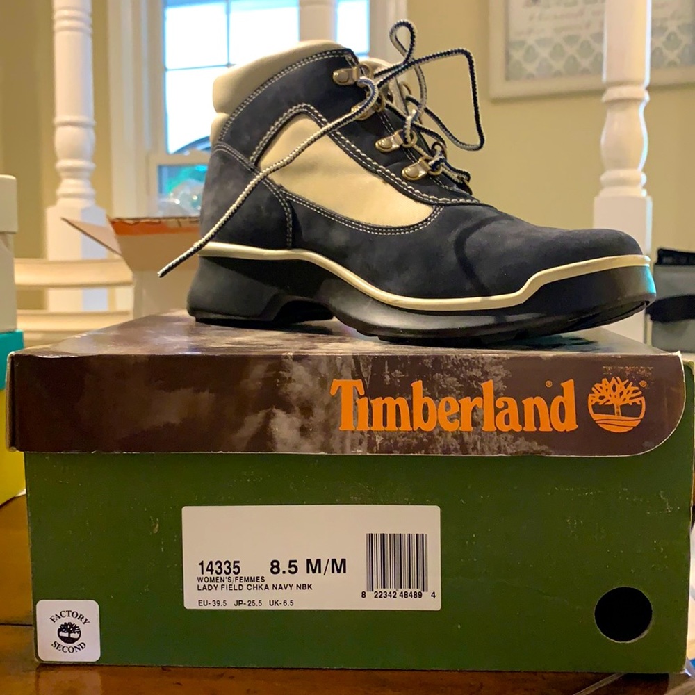 Timberland 8.5 med never been worn